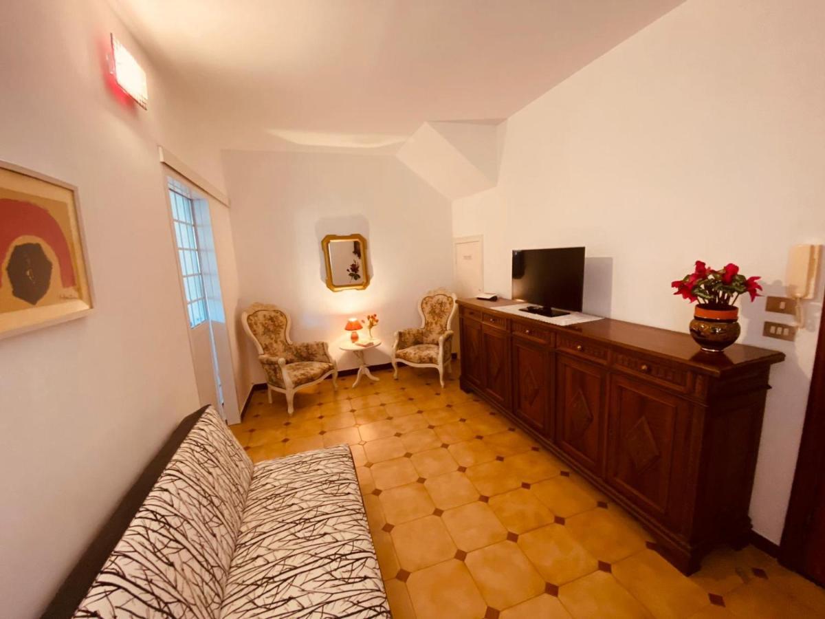 Casa Mariuccia A Due Passi Dal Mare Apartamento Finale Ligure Exterior foto
